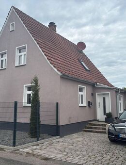 Modernes Einfamilienhaus mit Nebengebäude in Sand am Main - Sand (Main)