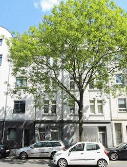 Bezugsfrei und möbliert: Appartement in zentraler Lage mit Balkon ins Grüne - Düsseldorf