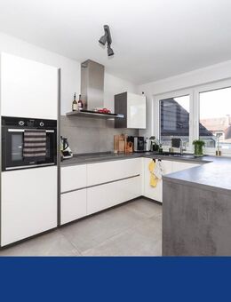 Hochwertige 3-Zimmer-Dachgeschosswohnung mit Balkon & Stellplatz in kernsaniertem 3-Familienhaus - Bochum