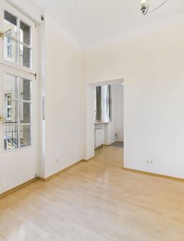 Stilvolle Altbauwohnung mit Wellness, Stadtnähe und Dachterrasse! - Wiesbaden