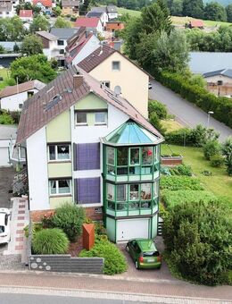 TOP gepflegtes 2 Fam.- Haus, 2 Garagen, Wintergarten über 2 Etagen, Keller, Rendite möglich! - Helsa