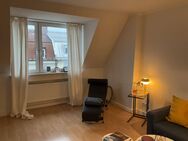 Moderne Dachgeschosswohnung mit zeitgemäßer Ausstattung - München