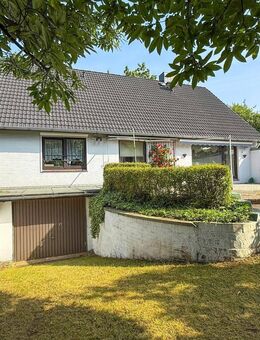 Geräumiges Einfamilienhaus auf schönem Grundstück - Wedel