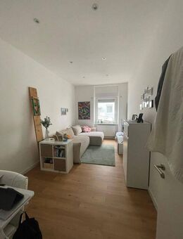 Modern & zentral: Sanierte 2-Zimmer-Wohnung mit Balkon und Einbauküche - Solingen (Klingenstadt)