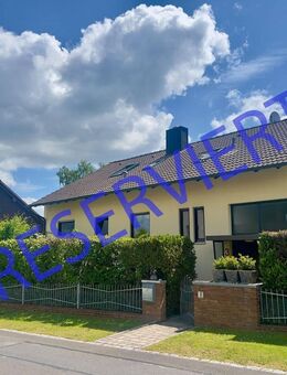 Einfamilienhaus mit Einliegerwohnung mit Garage in Oberreichenbach - Oberreichenbach (Bayern)
