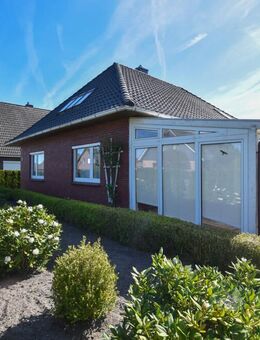 Provisionsfrei! Tipptopp gepflegter Bungalow mit Traumgrundstück in Barßel-Reekenfeld - Barßel