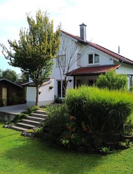 Ihr neues Zuhause Charmante Doppelhaushälfte in ruhiger und naturnaher Lage von Holzheim/Neuhausen - Holzheim (Landkreis Neu-Ulm)