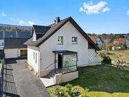 Gemütliches Zweifamilienhaus mit großem Grundstück in Detmold - Detmold