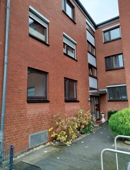 Gepflegte Wohnanlage bietet renovierte Wohnung mit Loggia - Schenefeld (Landkreis Pinneberg)