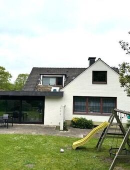 Großes Einfamilienhaus mit Mieteinnahmen - Nortorf (Landkreis Rendsburg-Eckernförde)