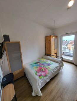 Moderne Dachgeschosswohnung mit Balkon in Plattling - Plattling