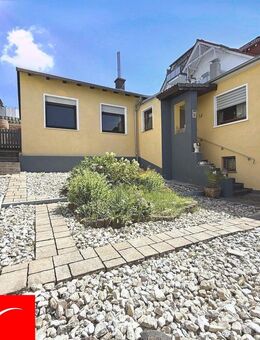 Modernisiertes Bungalow mit Doppelgarage, Garten und viel Gemütlichkeit - Ronneburg (Hessen)