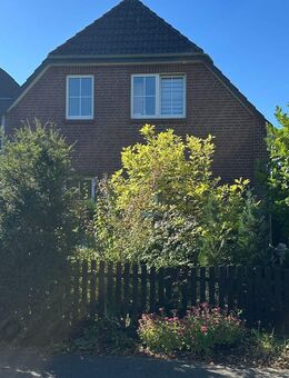 Sehr schöne Doppelhaushälfte mit Wintergarten und Garage - Scharnebeck