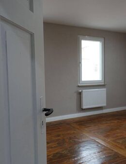 Erstbezug nach Sanierung - 2-Zimmer Wohnung mit Einbauküche - Stein (Bayern)