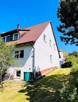 Charmantes Zweifamilienhaus mit idyllischem Garten in attraktiver Hanglage (Fernblick) - Markt Taschendorf