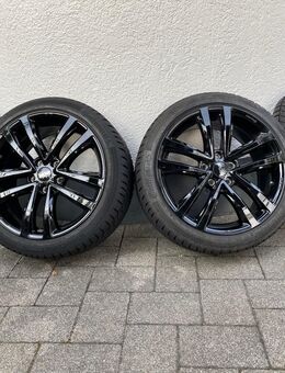 Satz Kpl.Räder 18" Felgen, Marke Oxxo Brave black, 225/40 R 18 mit Continental-WinterContact-Reifen - Haiger