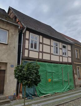 Teilsaniertes Fachwerkhaus in denkmalgeschützter Innenstadt mit hoher Förderung - Wittstock (Dosse)