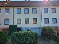 2 Familienhaus mit Garage und Vollkeller in ruhiger Seitenstraße in Bremen-Nord - Bremen