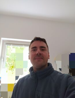 Mann 35 schaut nach einer Frau . - Berlin