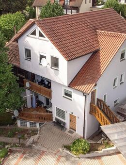 Familienfreundliches Dreifamilienhaus mit idyllischem Grundstück - Vilseck