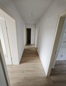 **sanierte 3-Zimmer-Wohnung mit Balkon** - Clausthal-Zellerfeld
