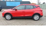 Seat Arona, 1.0 Style, Jahr 2022 - Vordorf