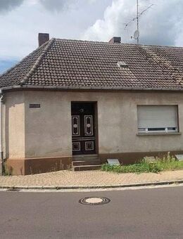Renovierungsbedürftiges Wohnhaus mit Nebengebäude - Görzke
