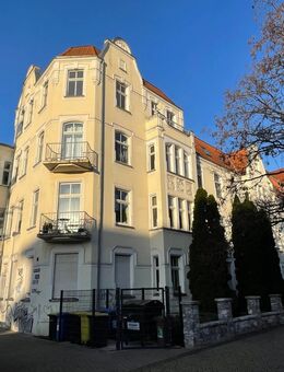 Wohnen im Gründerzeithaus : 4-Zimmer-ETW mit Balkon in Stadtfeld-Ost - Magdeburg