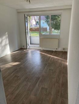 Jetzt eine helle frisch renovierte und sofort verfügbaren, 3 Zimmerwohnung mit Balkon mieten!! - Heldrungen