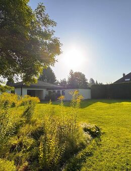 Exklusiver Bungalow in Oberfürberg +++ teilbar mit zwei Eingängen, 1.600 qm Grund, einzigartig & repräsentativ +++ - Fürth