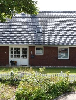 Familienfreundliches Wohnen, großes Haus in Top-Lage mit schönem Garten in Husum - Husum (Schleswig-Holstein)