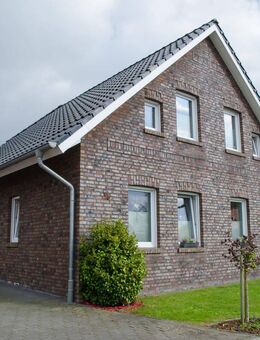 "Familientraum in Langholt: KfW55-Einfamilienhaus mit PV-Anlage" - Rhauderfehn
