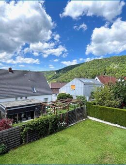 Attraktive 3 Zi.-Wohnung mit Balkon, schönem Blick und Garage in 3 Familienhaus! - Fridingen (Donau)