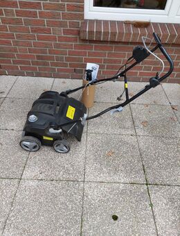 Kaum benutzter Elektro-Vertikutierer zu verkaufen - Friedeburg