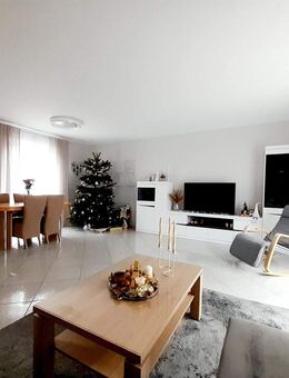 Neuwertige Doppelhaushälfte mit Klinker und Garage in Paderborn zu verkaufen! - Paderborn