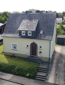 Attraktives und renovierungsbedürftiges Einfamilienhaus in Bitburg-Stadt - Bitburg