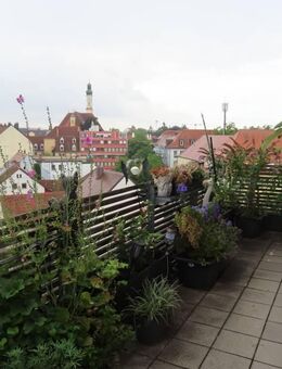 Wohnung mit Penthouse-Charakter: 3-Zi.-Whg, Blk., 1 km von der Altstadt, TG, auch zur Selbstnutzung* - Landshut