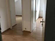 3 Zimmer-Wohnung im DG, Einbauküche, 73 qm, Ronsdorf - Wuppertal