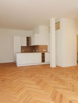 Kernsanierter Altbau! 3-Zimmer-Wohnung mit großer Terrasse - Haar