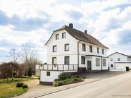 Doppelhaushälfte in Oberbränd mit 1250 qm Grundstück zu verkaufen I Option für weitere Bebauung - Eisenbach (Schwarzwald)