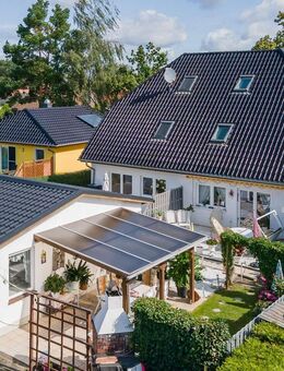 Mehrgenerationenwohnen/ Renditeimmo in Werneuchen - Modernes Doppelhaus mit Nebengebäude und Garage! - Werneuchen
