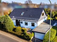 Hereinspaziert! Attraktives Einfamilienhaus mit Einliegerwohnung in begehrter Lage! - Overath