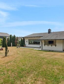 Gepflegter Bungalow mit schöner Terrasse und großem Grundstück in idyllischer Lage. - Bexbach