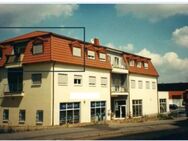 2-Raum-Wohnung mit kleinem Balkon im Dachgeschoss für junge Leute - Neustadt (Orla)