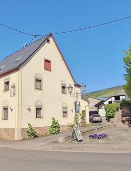 Kröv-Zentrum: 1-2 Familienhaus mit Stellplätzen und Freisitz in zentraler Lage! - Kröv
