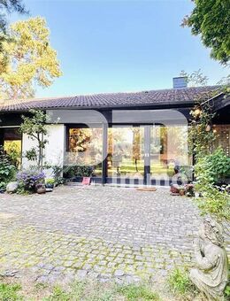 Einfamilienhaus im Bungalow-Stil + Nutzflächen / Pool / Terrasse auf riesigem Traumgrundstück - Niestetal