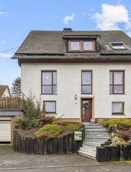 Gepflegtes und großzügiges Zweifamilienhaus in ruhiger Lage von 57319 Bad Berleburg - Bad Berleburg