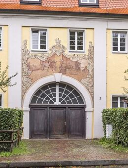 3-Zimmer-Dachgeschosswohnung in charmantem Altbaugebäude in Weißenau - Ravensburg