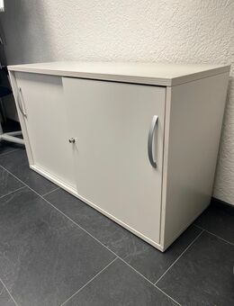 Weißer abschließbarer Schrank - Schwaigern