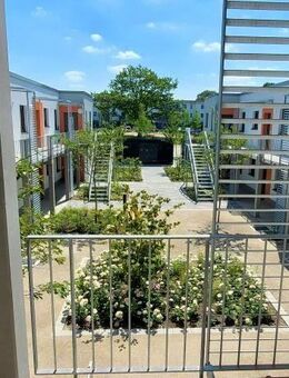 Bei VIVAWEST die Sonnenstrahlen auf dem eigenen Balkon genießen. - Bochum
